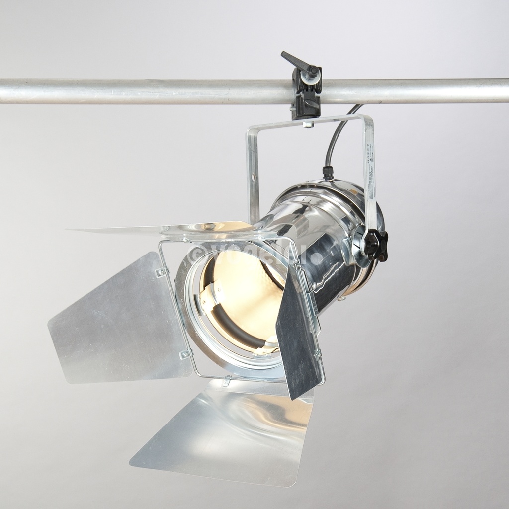 Scheinwerfer 500W mit integrierter Torblende